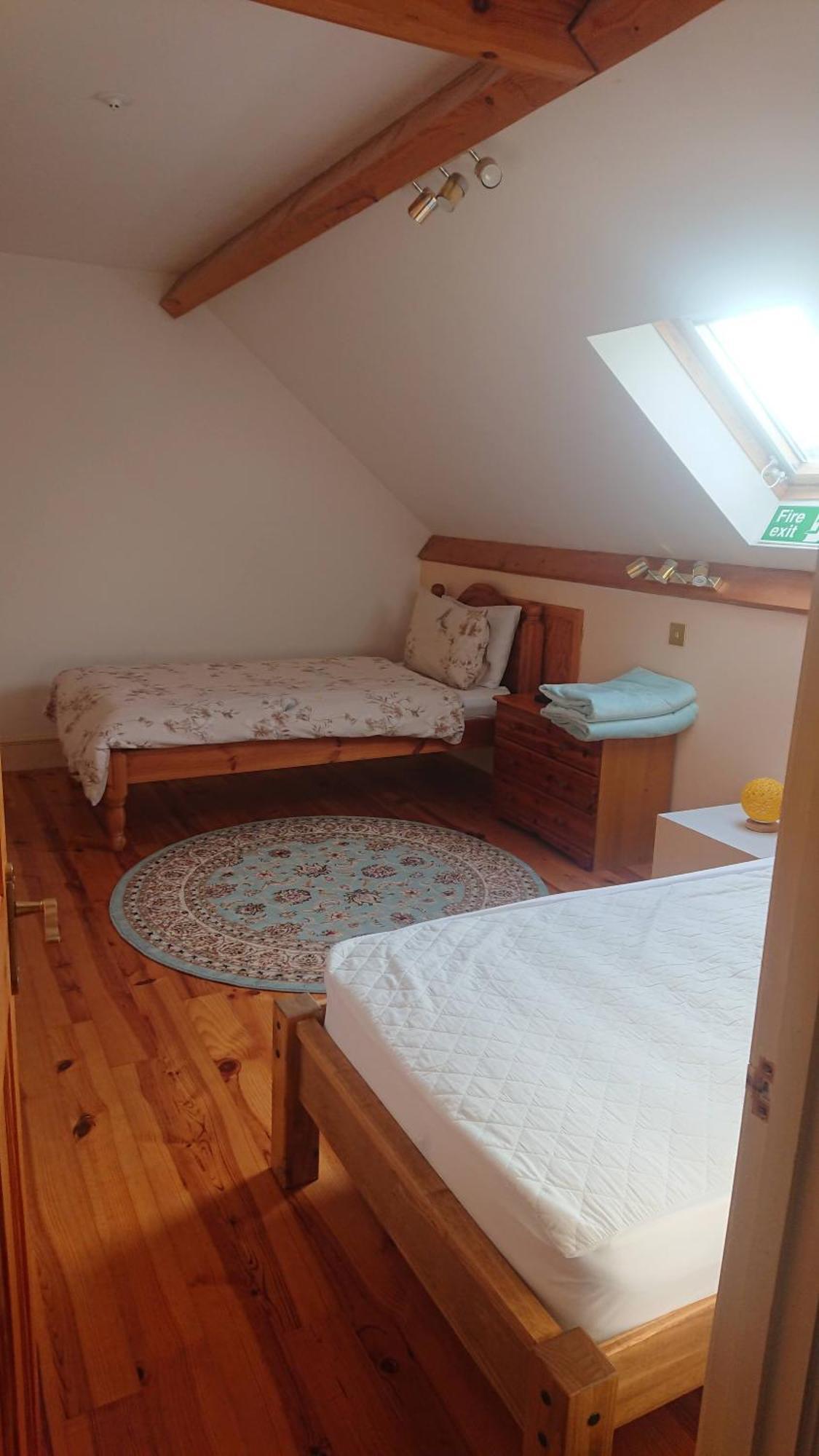 The Barn Annexe, Cefn-Yr-Allt Crickadarn 外观 照片