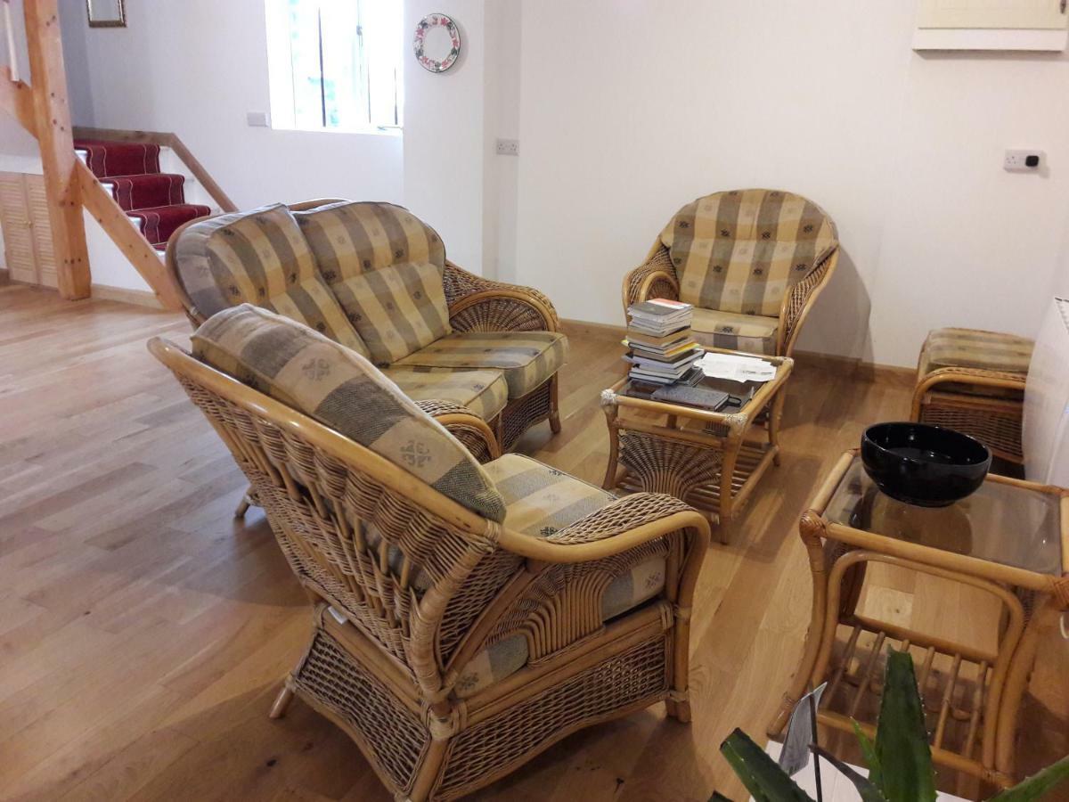 The Barn Annexe, Cefn-Yr-Allt Crickadarn 外观 照片